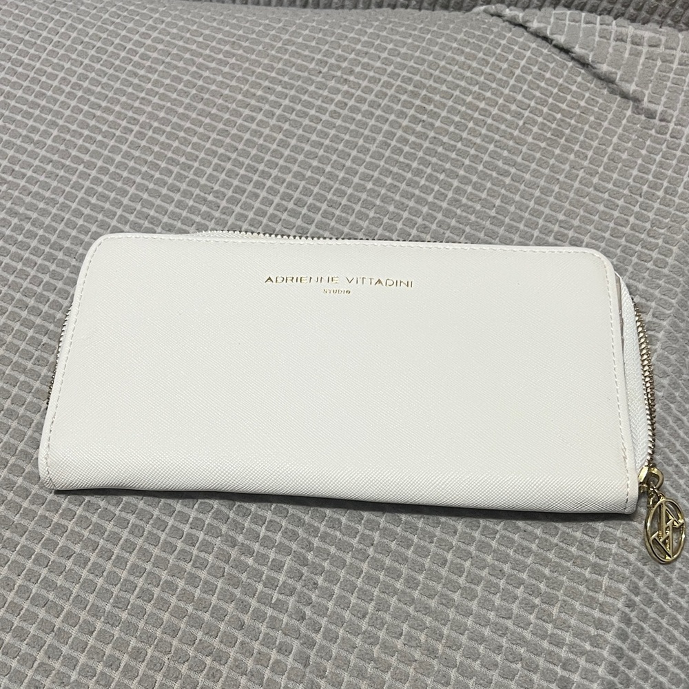 Adrienne Vittadini White Zip Wallet with Gold Accents
